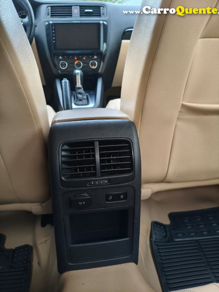 VOLKSWAGEN   JETTA COMFORTLINE 2.0 T.FLEX 8V 4P TIPT.   PRETO 2013 2.0 FLEX - Loja