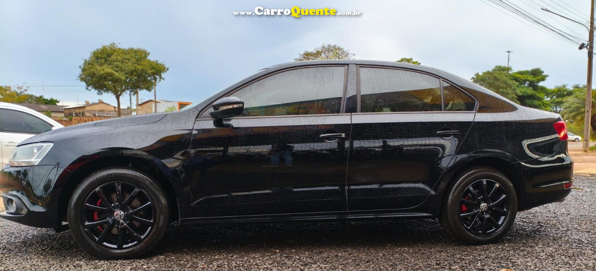 VOLKSWAGEN   JETTA COMFORTLINE 2.0 T.FLEX 8V 4P TIPT.   PRETO 2013 2.0 FLEX - Loja