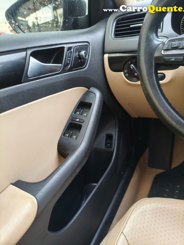 VOLKSWAGEN   JETTA COMFORTLINE 2.0 T.FLEX 8V 4P TIPT.   PRETO 2013 2.0 FLEX - Loja