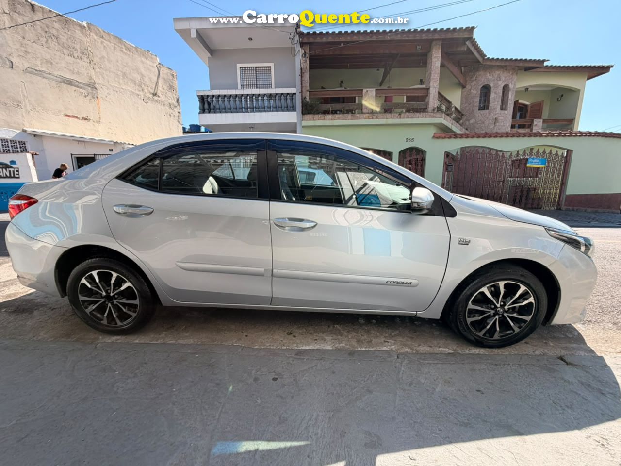 TOYOTA   COROLLA GLI 1.8 FLEX 16V  AUT.   PRATA 2015 1.8 FLEX - Loja