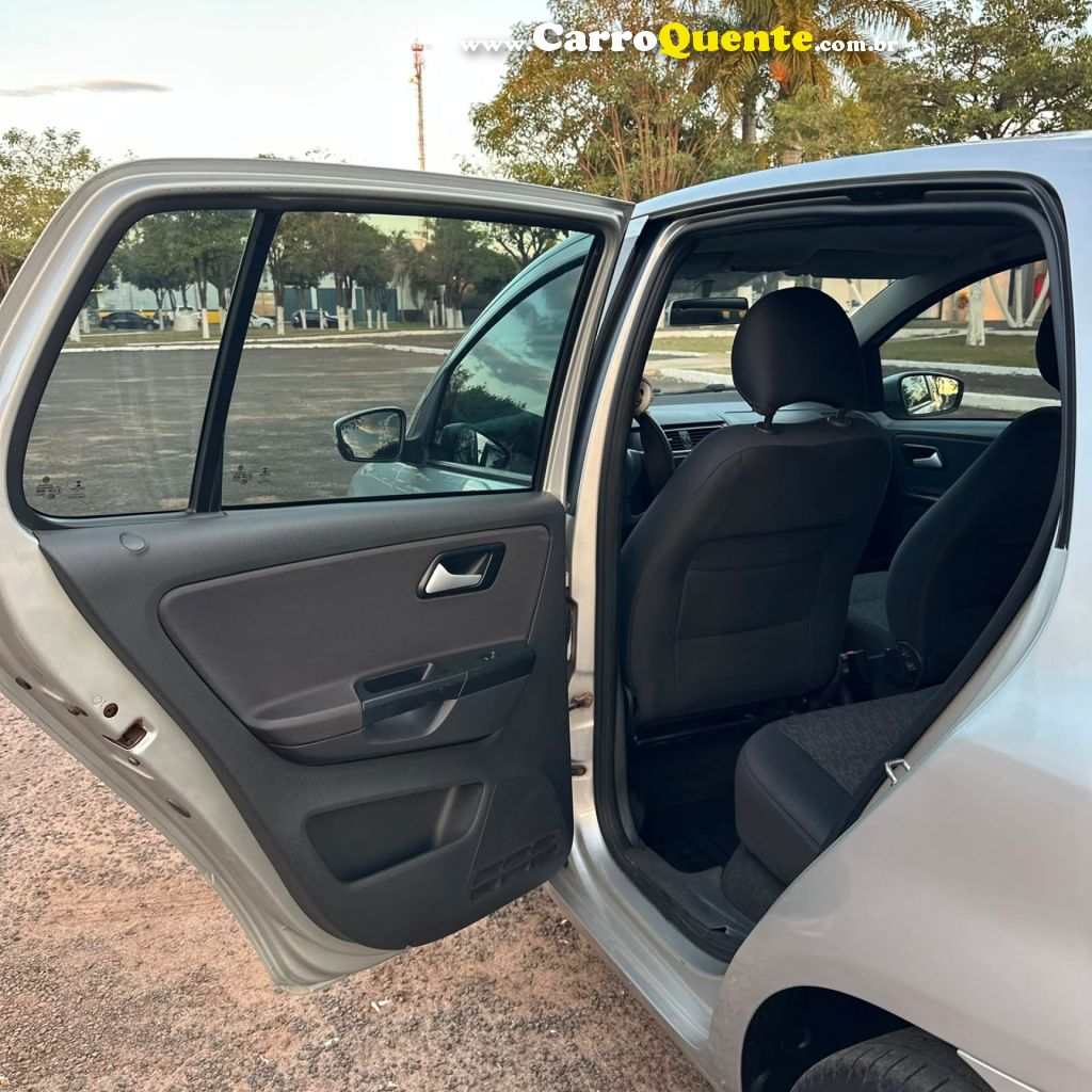VOLKSWAGEN   FOX 1.0 MI TOTAL FLEX 8V 5P   PRATA 2013 1.0 FLEX - Loja