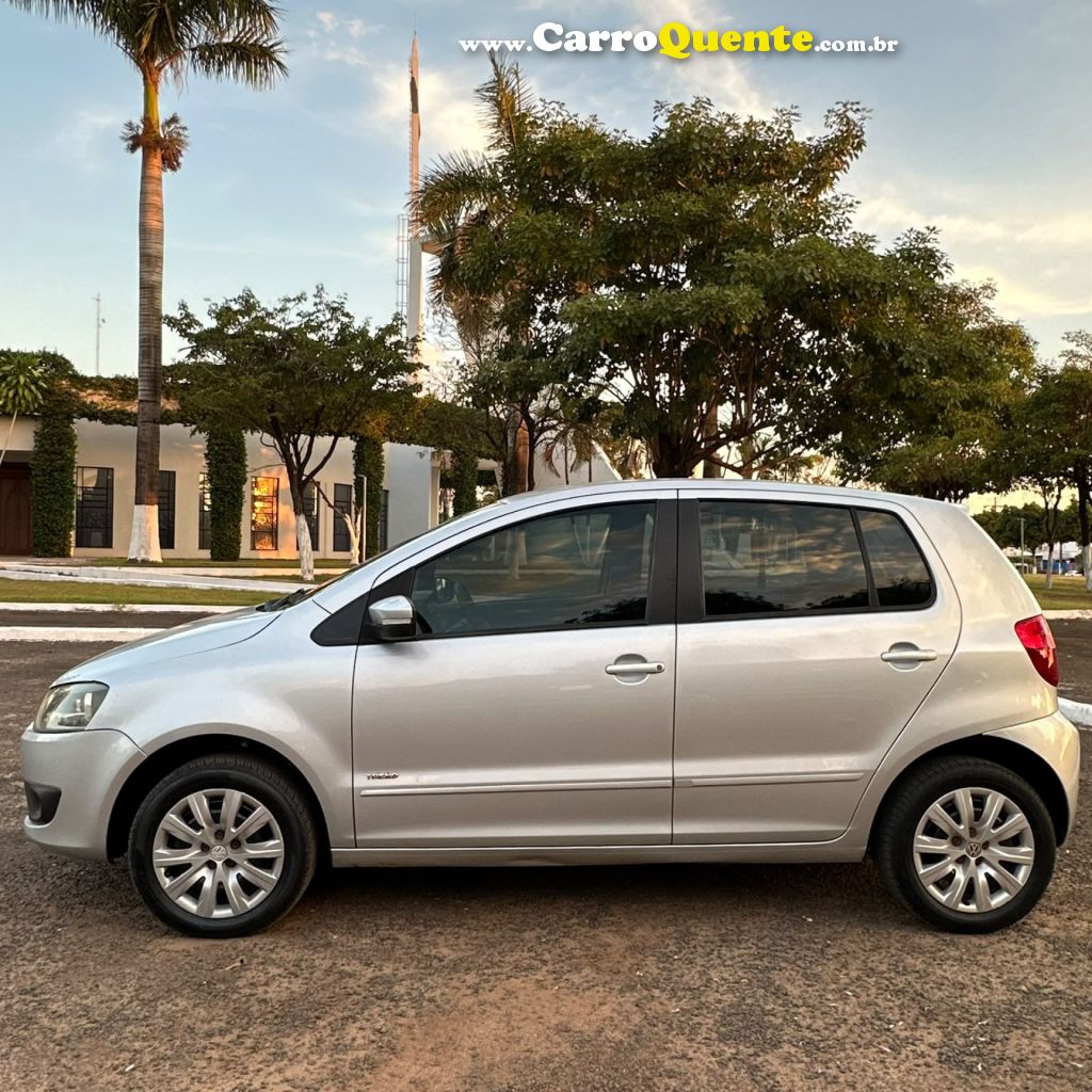 VOLKSWAGEN   FOX 1.0 MI TOTAL FLEX 8V 5P   PRATA 2013 1.0 FLEX - Loja