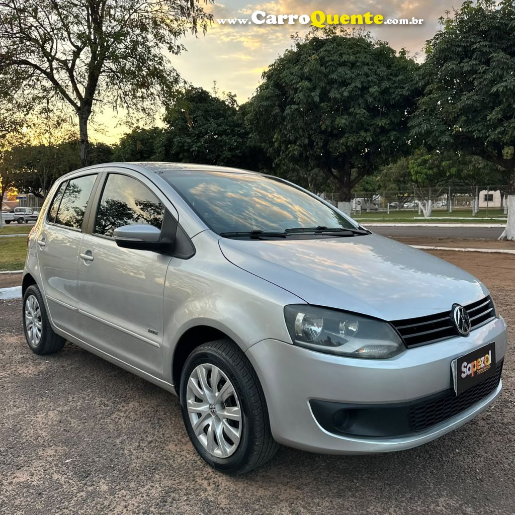 VOLKSWAGEN   FOX 1.0 MI TOTAL FLEX 8V 5P   PRATA 2013 1.0 FLEX - Loja