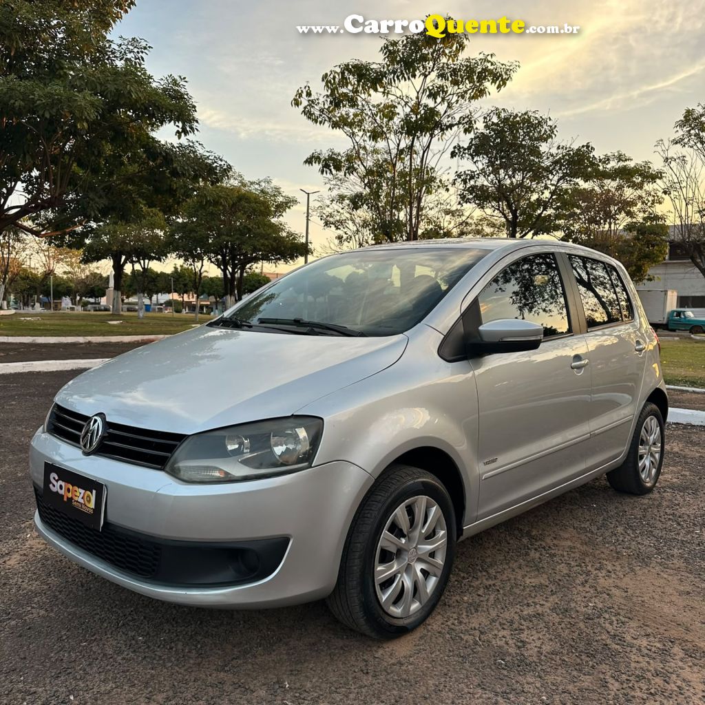 VOLKSWAGEN   FOX 1.0 MI TOTAL FLEX 8V 5P   PRATA 2013 1.0 FLEX - Loja