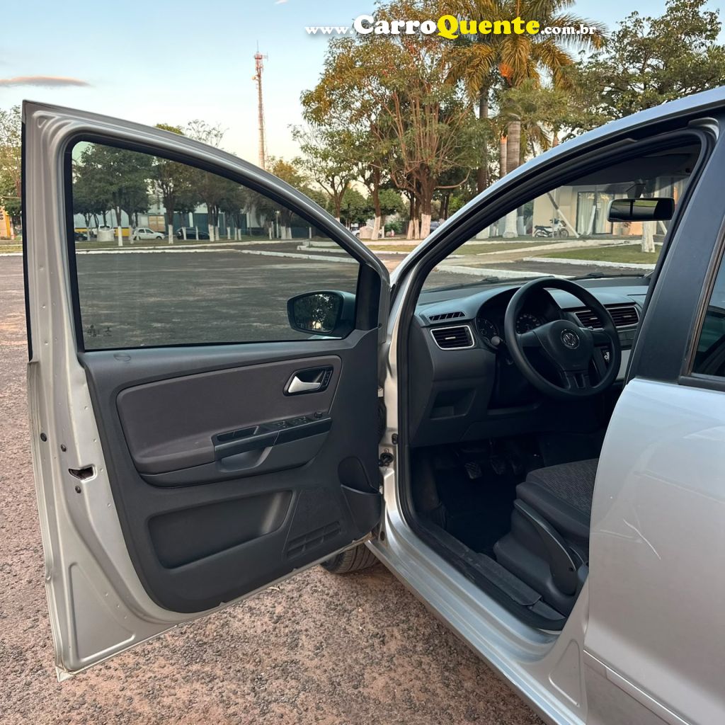 VOLKSWAGEN   FOX 1.0 MI TOTAL FLEX 8V 5P   PRATA 2013 1.0 FLEX - Loja