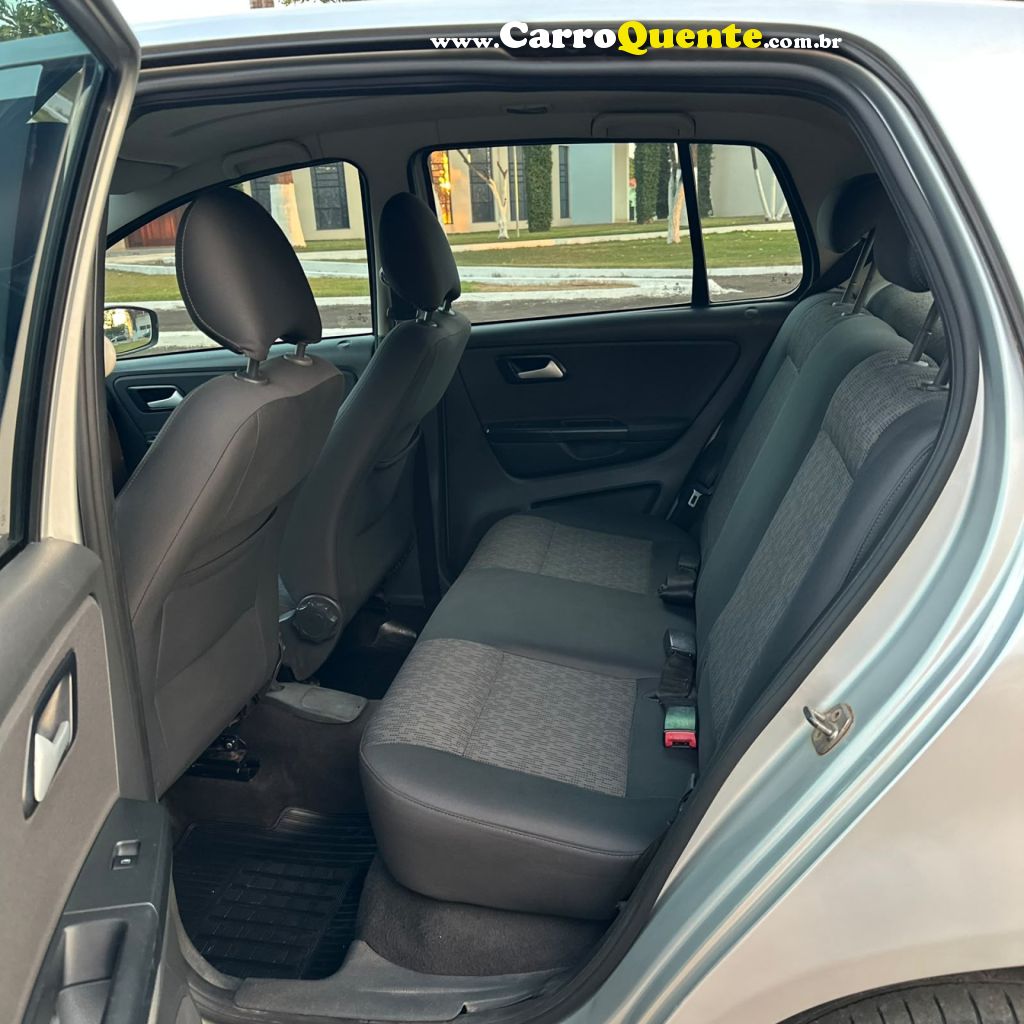 VOLKSWAGEN   FOX 1.0 MI TOTAL FLEX 8V 5P   PRATA 2013 1.0 FLEX - Loja