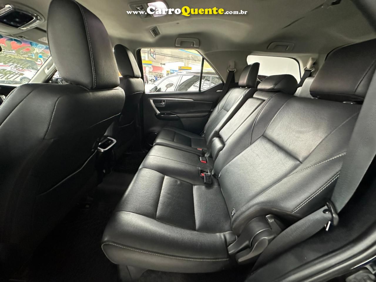 TOYOTA   HILUX SW4 SRX 4X4 2.8 TDI 16V DIES. AUT.   PRETO 2021 2.8 DIESEL - Loja