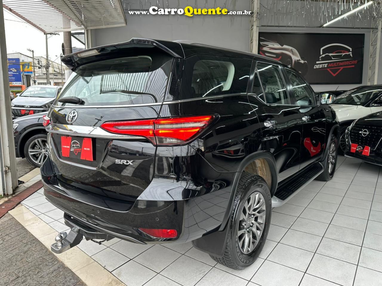 TOYOTA   HILUX SW4 SRX 4X4 2.8 TDI 16V DIES. AUT.   PRETO 2021 2.8 DIESEL - Loja