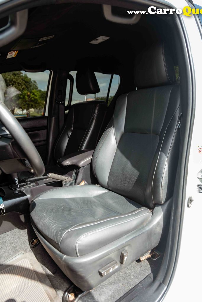 TOYOTA   HILUX CD SRX 4X4 2.8 TDI 16V DIESEL AUT.   BRANCO 2019 2.8 DIESEL - Loja