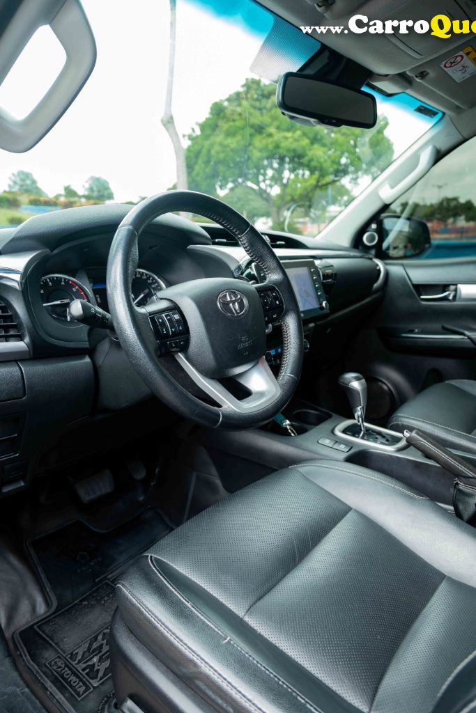 TOYOTA   HILUX CD SRX 4X4 2.8 TDI 16V DIESEL AUT.   PRETO 2021 2.8 DIESEL - Loja