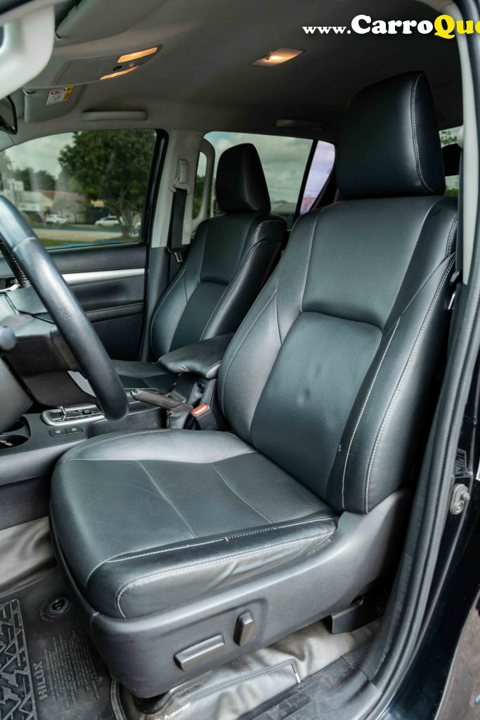 TOYOTA   HILUX CD SRX 4X4 2.8 TDI 16V DIESEL AUT.   PRETO 2021 2.8 DIESEL - Loja
