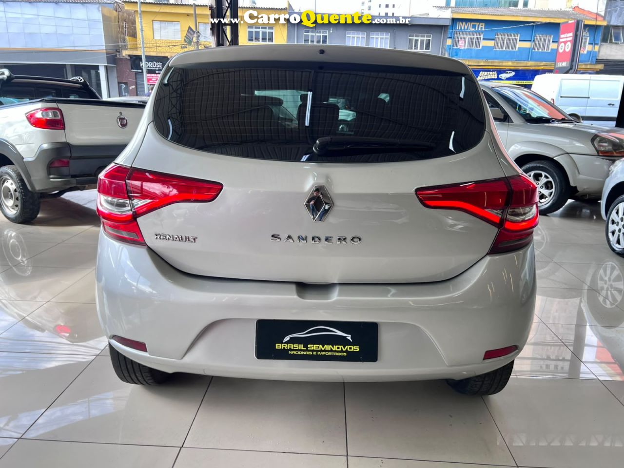 RENAULT   SANDERO LIFE 1.0 MT   PRATA 2021 1.0 FLEX - Loja