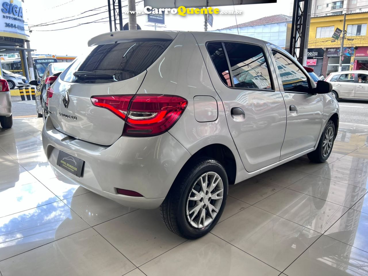 RENAULT   SANDERO LIFE 1.0 MT   PRATA 2021 1.0 FLEX - Loja