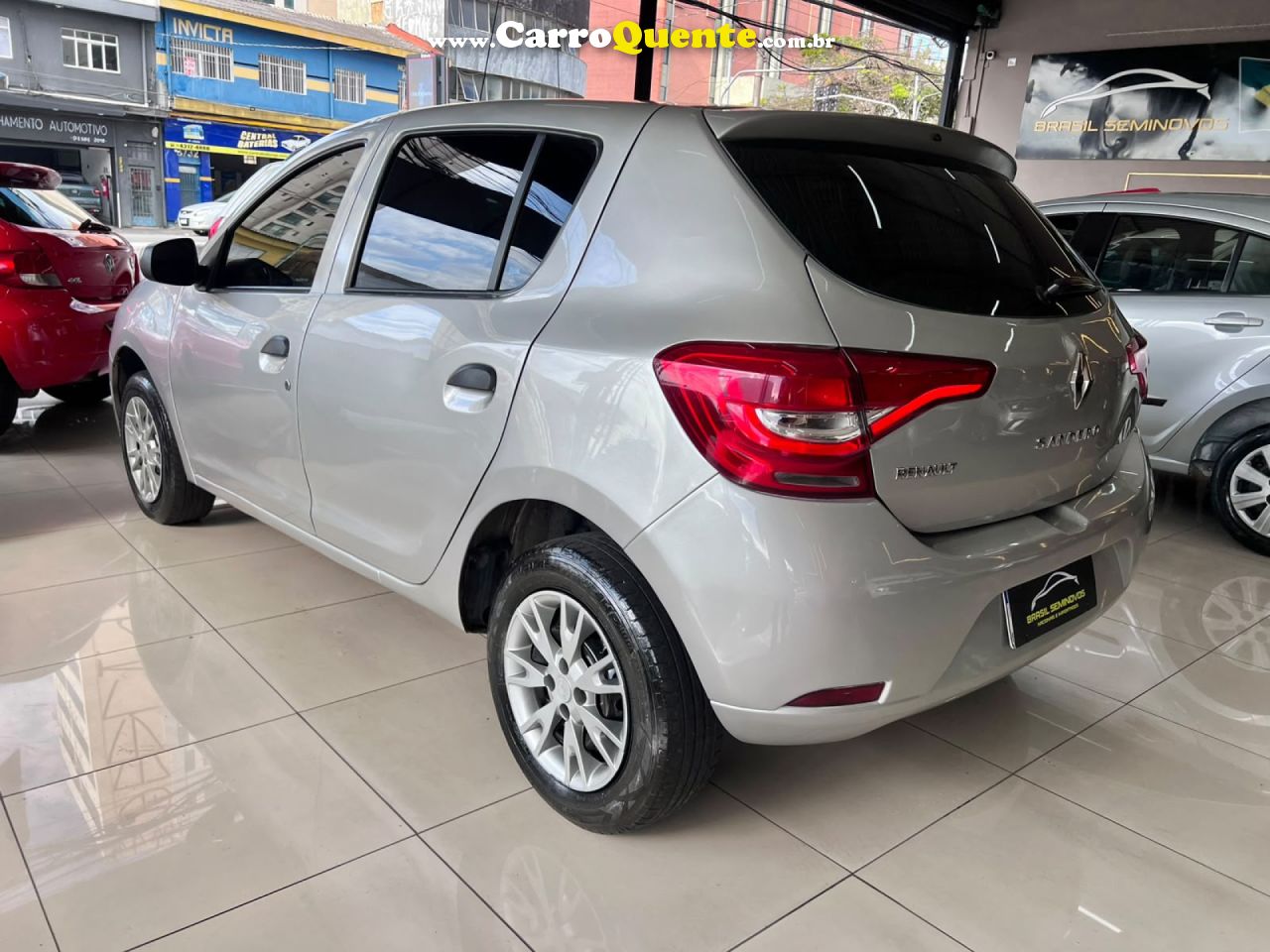 RENAULT   SANDERO LIFE 1.0 MT   PRATA 2021 1.0 FLEX - Loja