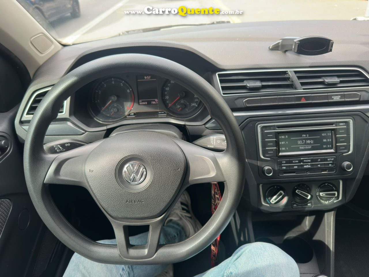 VOLKSWAGEN   SAVEIRO TRENDLINE 1.6 T.FLEX 8V   PRATA 2020 1.6 FLEX - Loja