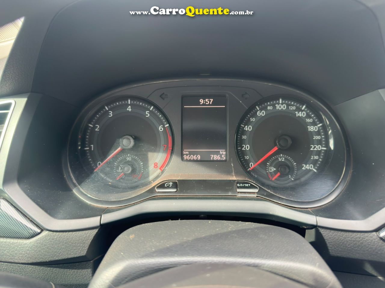 VOLKSWAGEN   SAVEIRO TRENDLINE 1.6 T.FLEX 8V   PRATA 2020 1.6 FLEX - Loja