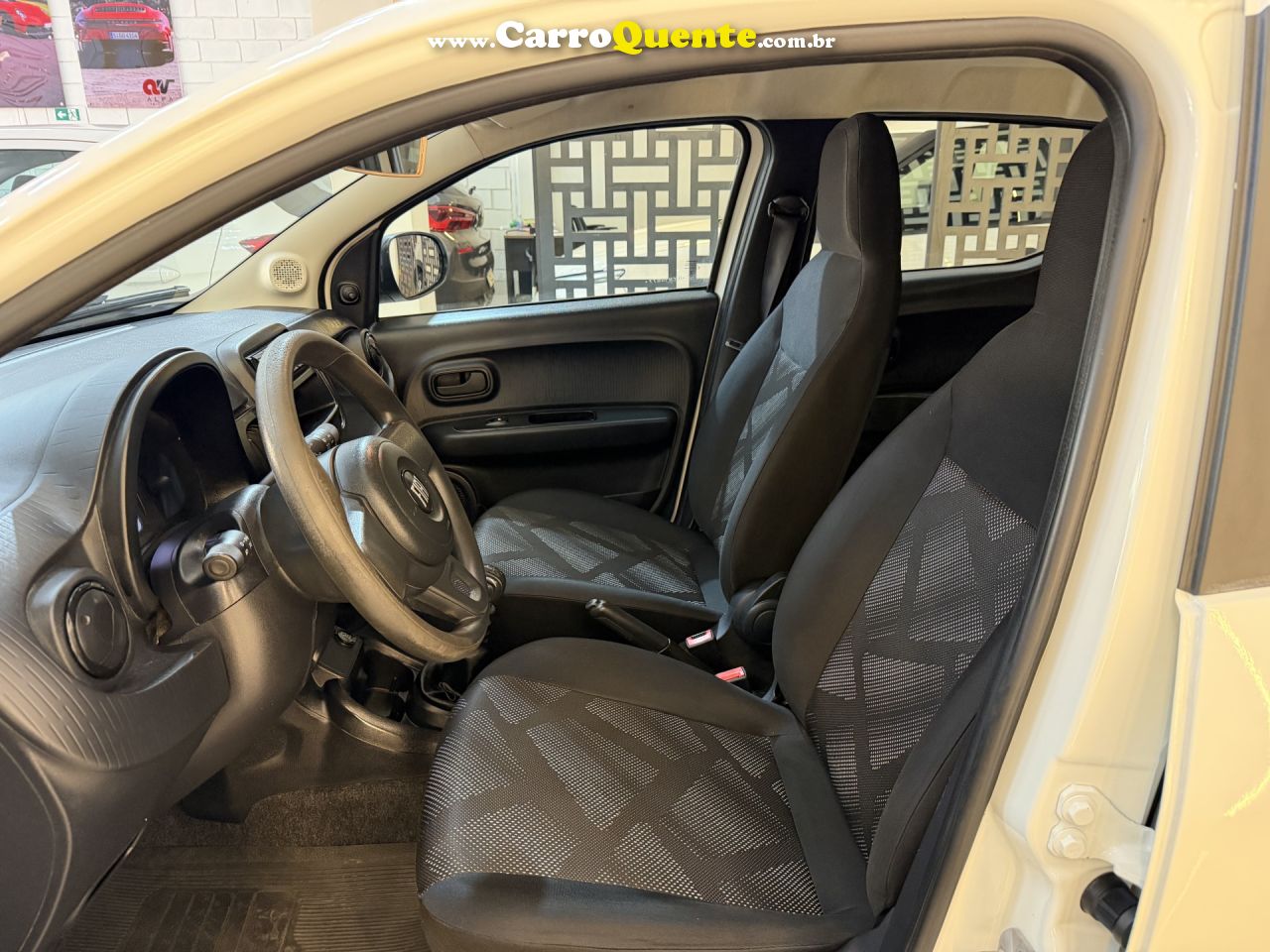 FIAT   MOBI LIKE 1.0 FIRE FLEX 5P.   BRANCO 2024 1.0 FLEX - Loja