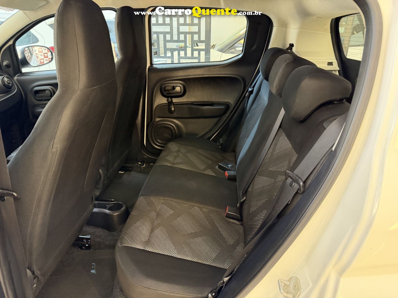 FIAT   MOBI LIKE 1.0 FIRE FLEX 5P.   BRANCO 2024 1.0 FLEX - Loja