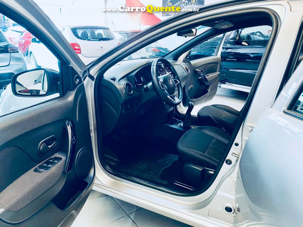 RENAULT   LOGAN ZEN FLEX 1.0 12V 4P MEC.   PRATA 2024 1.0 FLEX - Loja