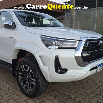 Toyota HILUX 2.8 D-4D TURBO DIESEL CD SRX PLUS 4X4 AUTOMÁTICO