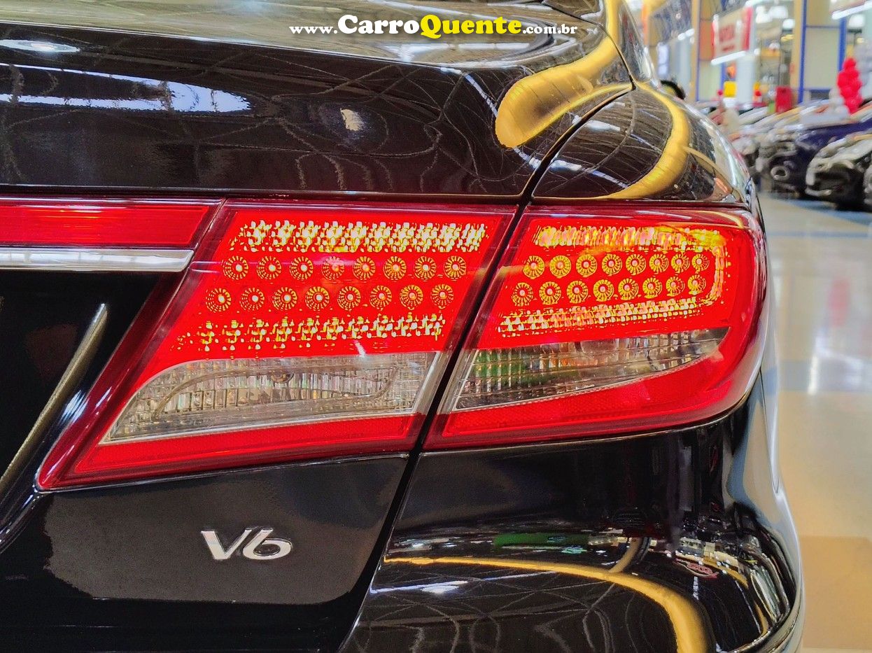 HYUNDAI/AZERA 3.3 MPFI GLS SEDAN V6 24V 2011 - Loja