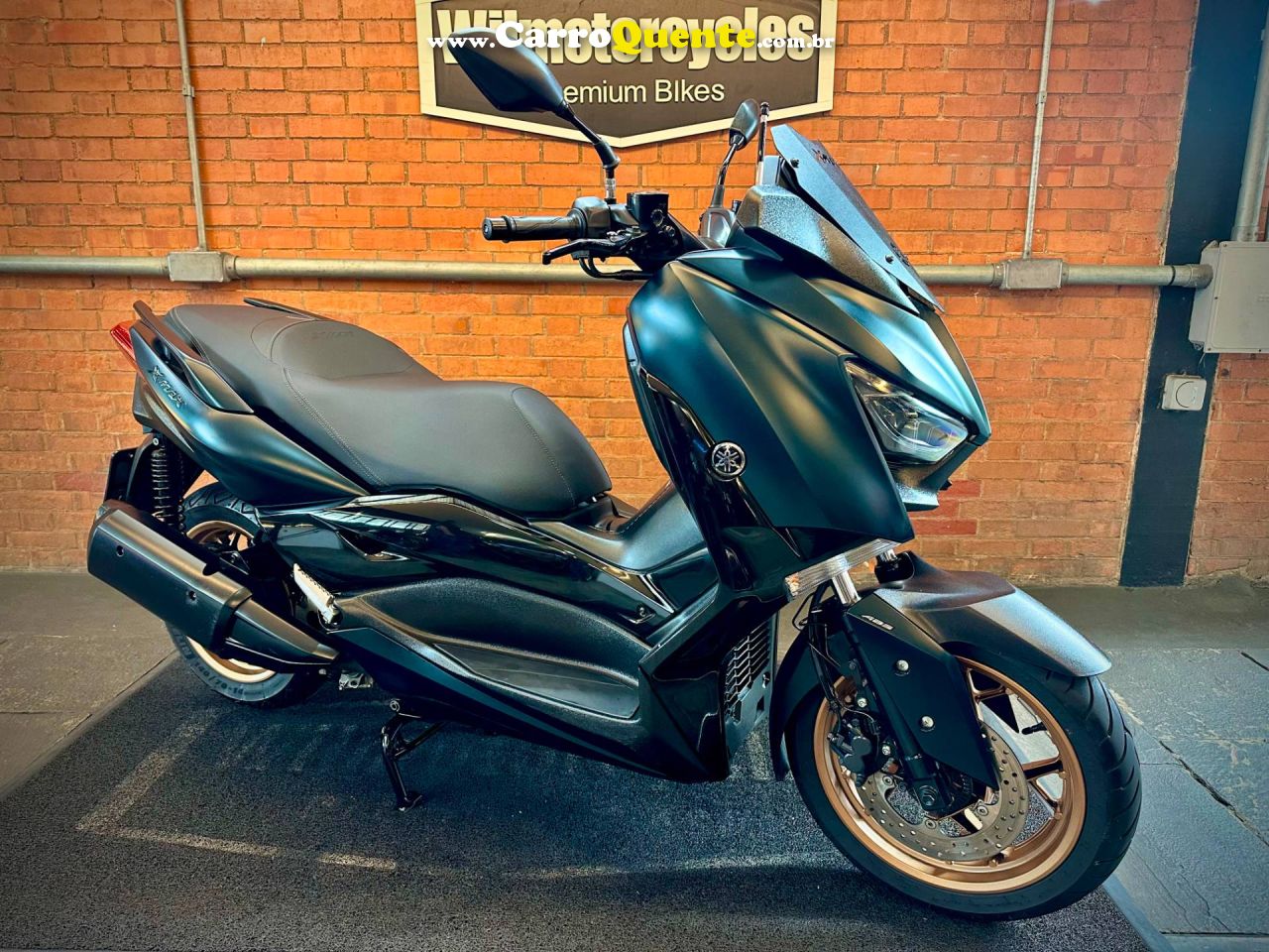 YAMAHA XMAX 250 CONNECTED ABS 2024 - Loja