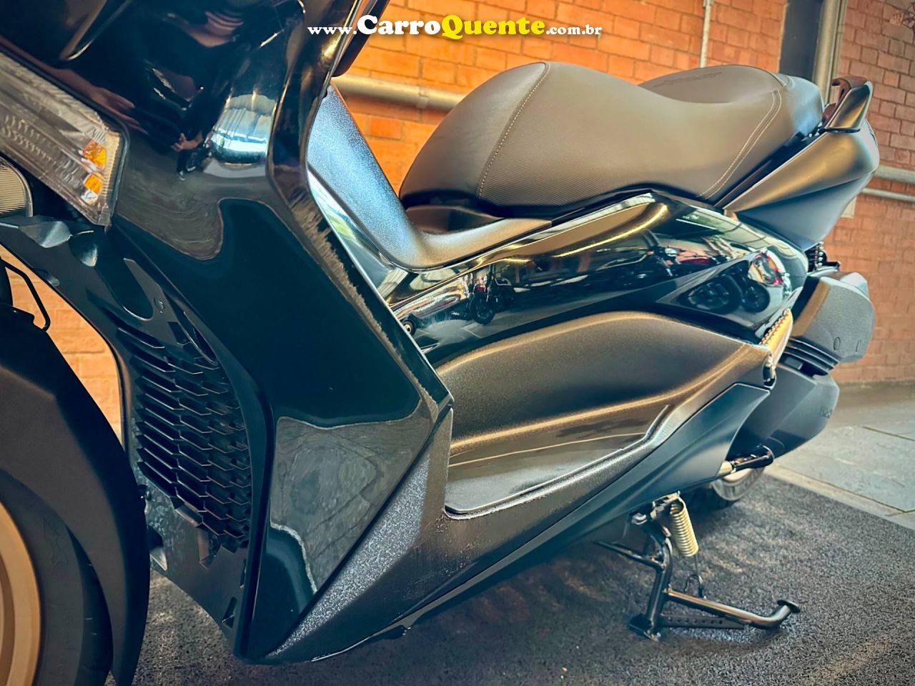 YAMAHA XMAX 250 CONNECTED ABS 2024 - Loja