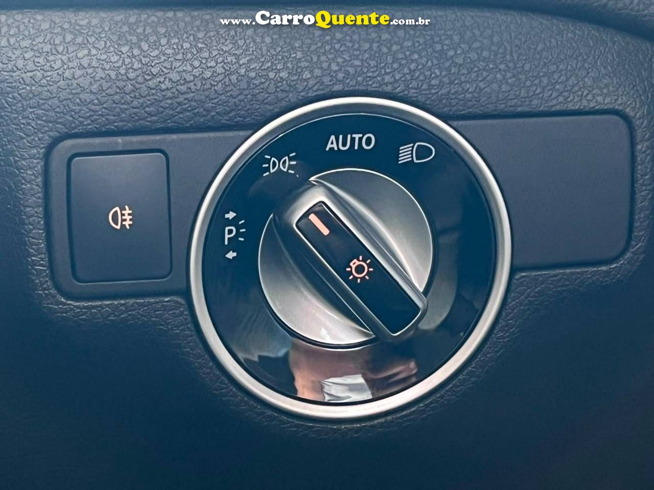 MERCEDES-BENZ GLA 200 1.6 CGI ADVANCE 16V TURBO 2016 - Loja