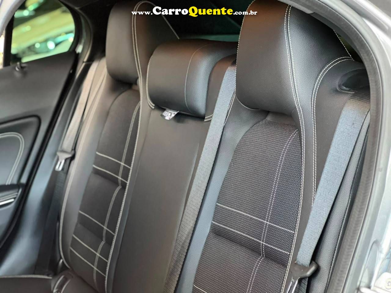 MERCEDES-BENZ GLA 200 1.6 CGI ADVANCE 16V TURBO 2016 - Loja