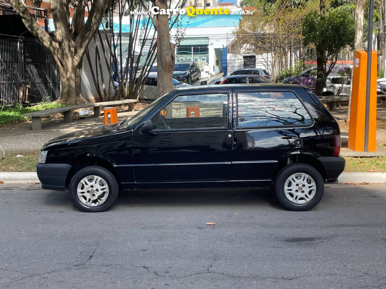 FIAT UNO 1.0 MPI MILLE FIRE ECONOMY 8V 2013 - Loja