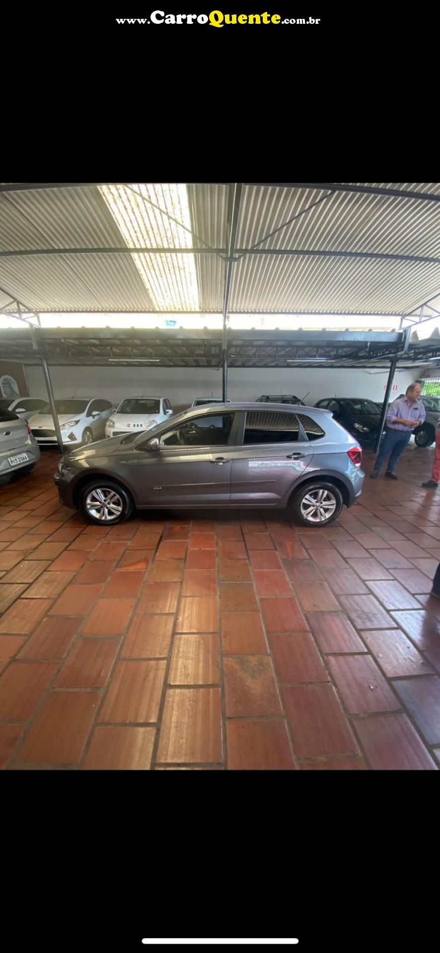 VOLKSWAGEN   POLO COMFORT. 200 TSI 1.0 FLEX 12V AUT.   CINZA 2019 1.0 FLEX - Loja