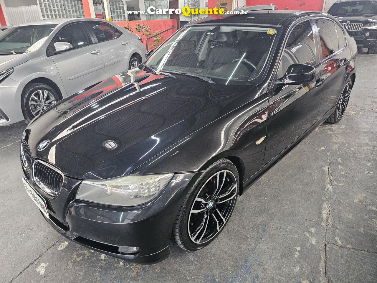 BMW   320IA   PRETO 2011 2.0 GASOLINA - Loja