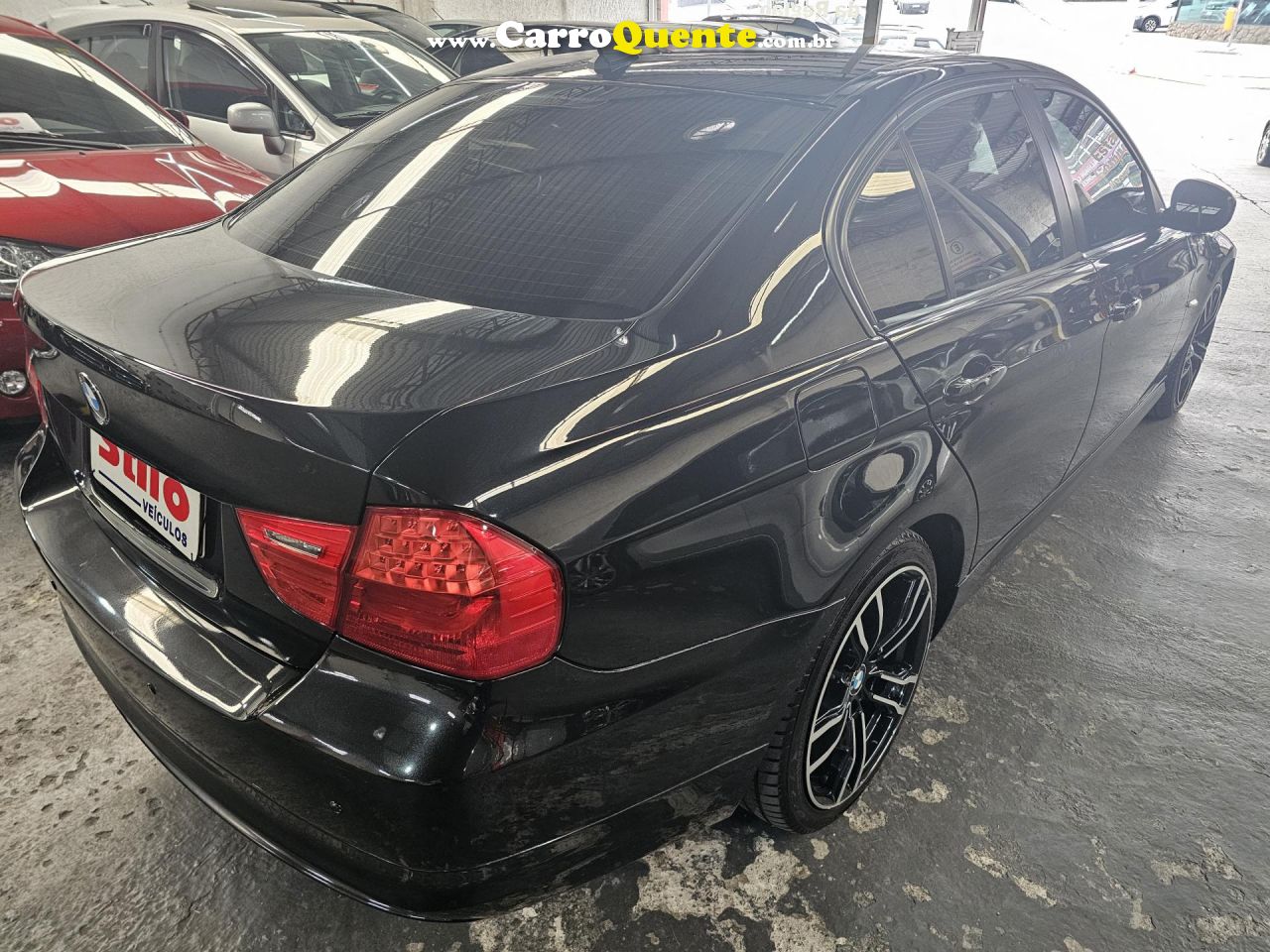 BMW   320IA   PRETO 2011 2.0 GASOLINA - Loja