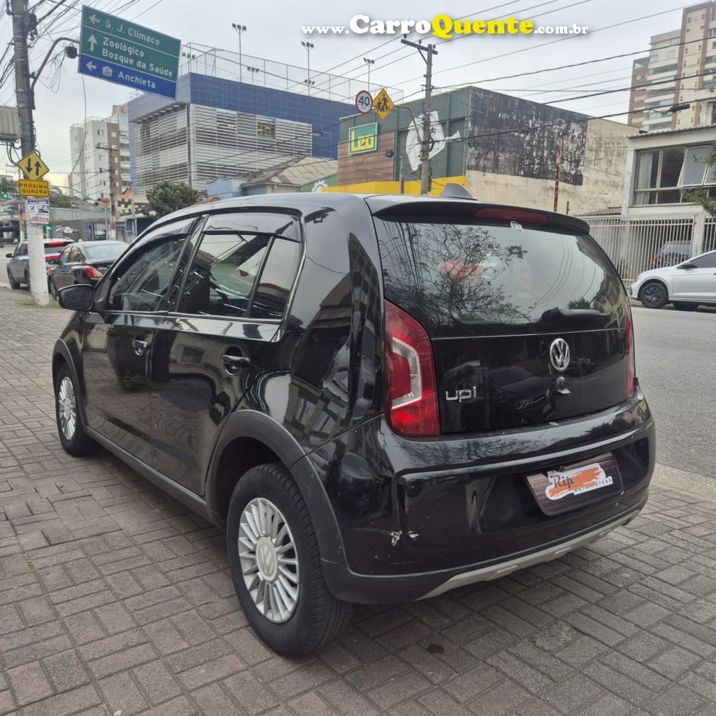 VOLKSWAGEN   UP! TRACK 1.0 TOTAL FLEX 12V 5P   PRETO 2017 1.0 FLEX - Loja