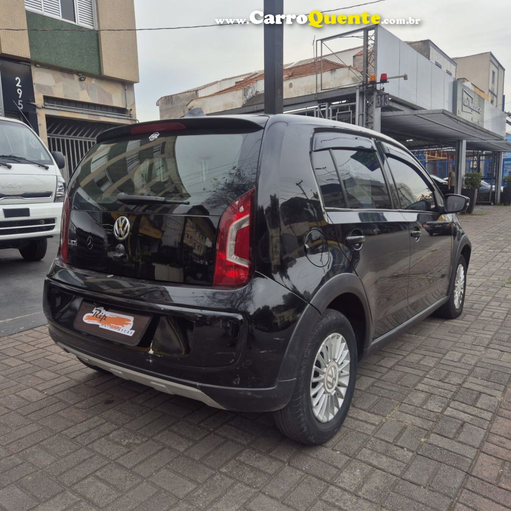 VOLKSWAGEN   UP! TRACK 1.0 TOTAL FLEX 12V 5P   PRETO 2017 1.0 FLEX - Loja