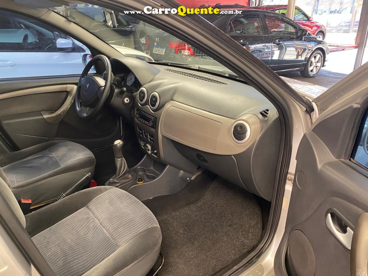 RENAULT   SANDERO PRIVILèGE HI-FLEX 1.6 16V 5P   PRATA 2009 1.6 FLEX - Loja