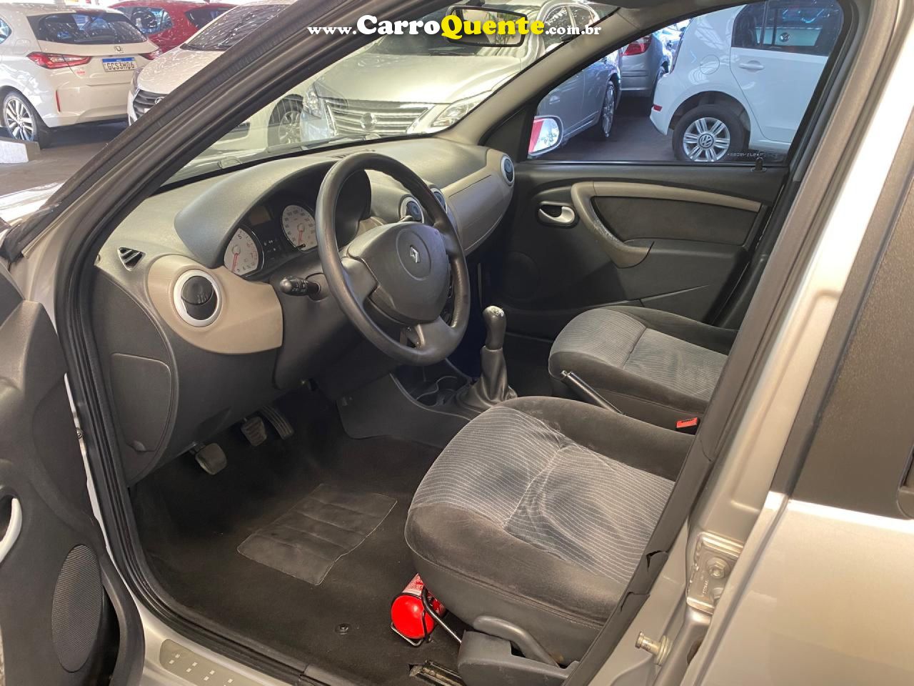 RENAULT   SANDERO PRIVILèGE HI-FLEX 1.6 16V 5P   PRATA 2009 1.6 FLEX - Loja