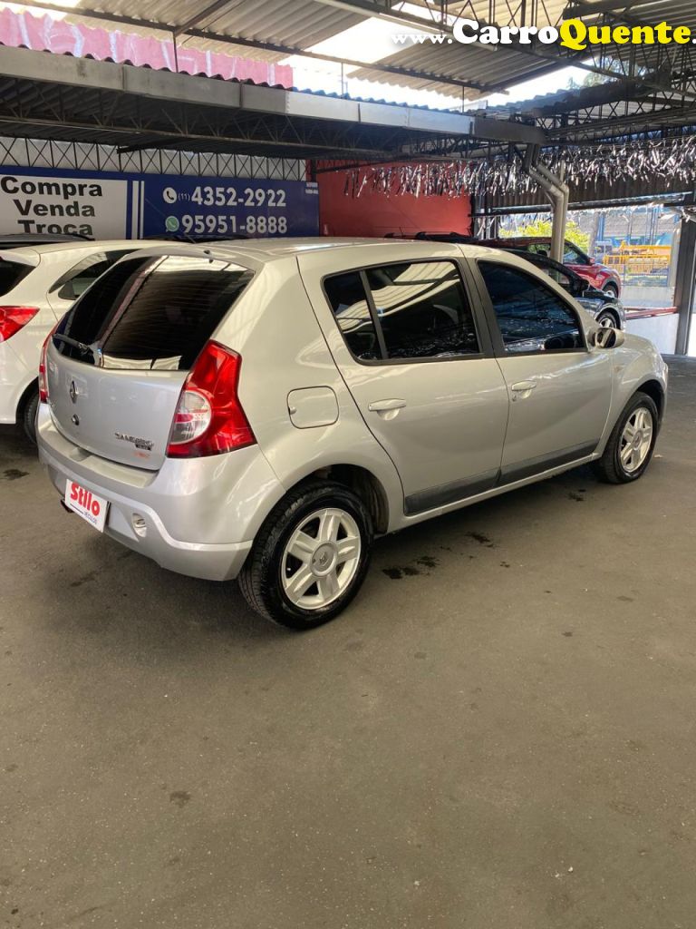 RENAULT   SANDERO PRIVILèGE HI-FLEX 1.6 16V 5P   PRATA 2009 1.6 FLEX - Loja