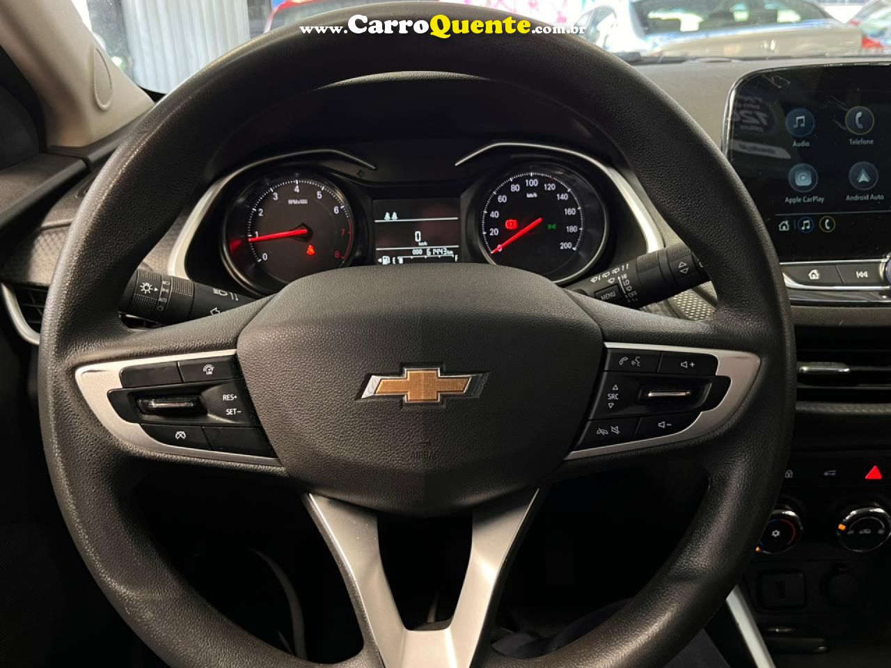 CHEVROLET   ONIX HATCH LT 1.0 12V FLEX 5P MEC.   BRANCO 2024 1.0 FLEX - Loja