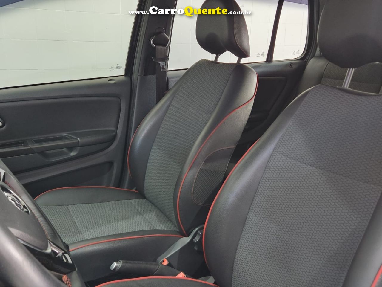 VOLKSWAGEN   FOX ROCK IN RIO 1.6 MI TOTAL FLEX 8V 5P   PRETO 2016 1.6 FLEX - Loja