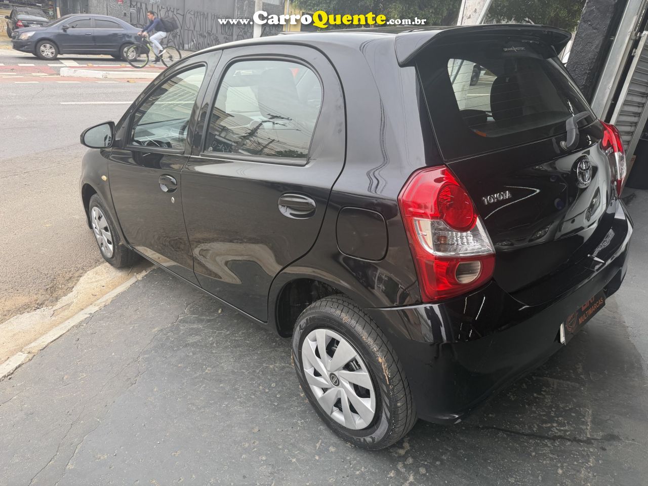 TOYOTA   ETIOS X 1.3 FLEX 16V 5P MEC.   PRETO 2018 1.3 FLEX - Loja