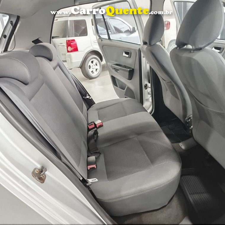 Volkswagen FOX 1.6 MI 8V FLEX 4P MANUAL - Loja