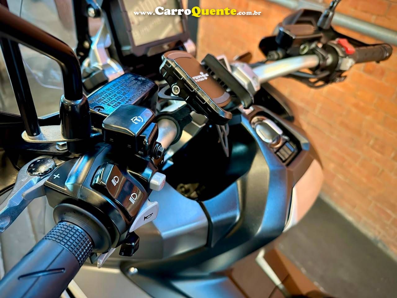 HONDA X-ADV 2019 - Loja