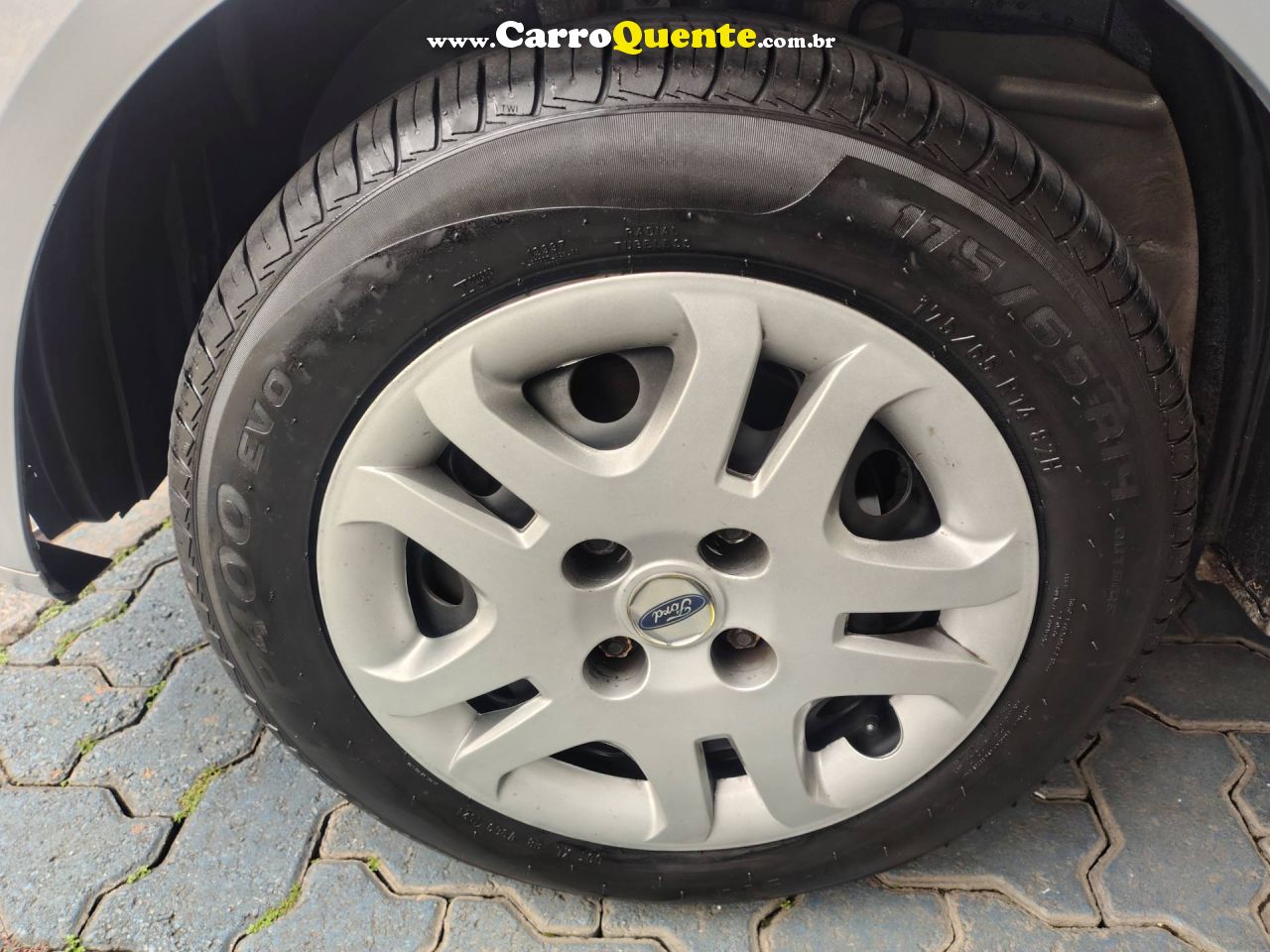 FORD FIESTA 1.6 ROCAM SE SEDAN 8V 2014 - Loja