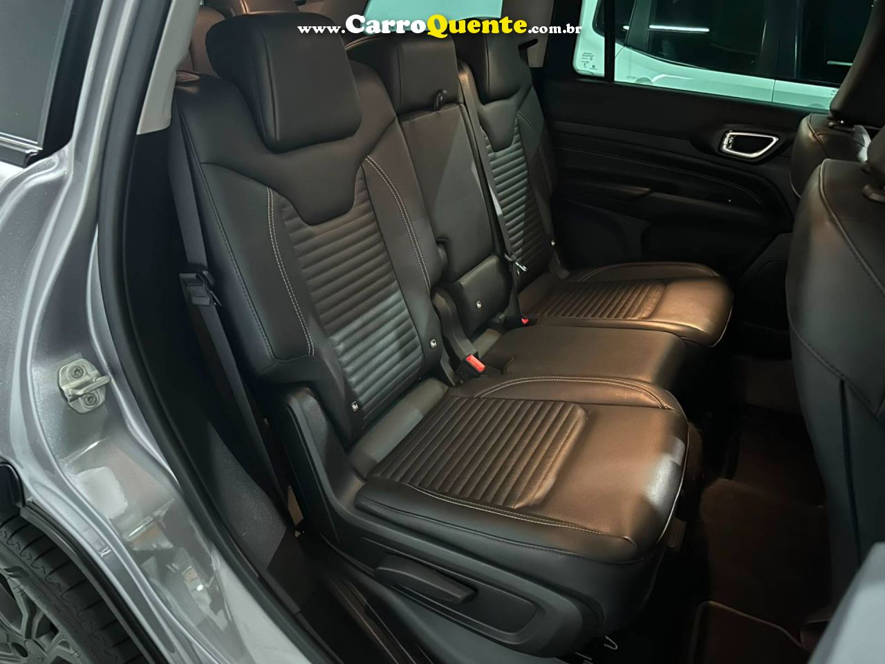 JEEP COMMANDER 1.3 T270 TURBO LONGITUDE 2024 - Loja
