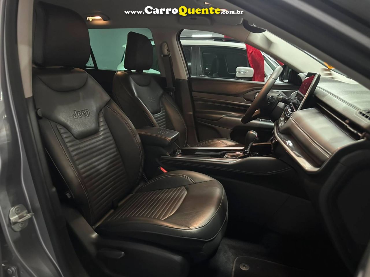 JEEP COMMANDER 1.3 T270 TURBO LONGITUDE 2024 - Loja