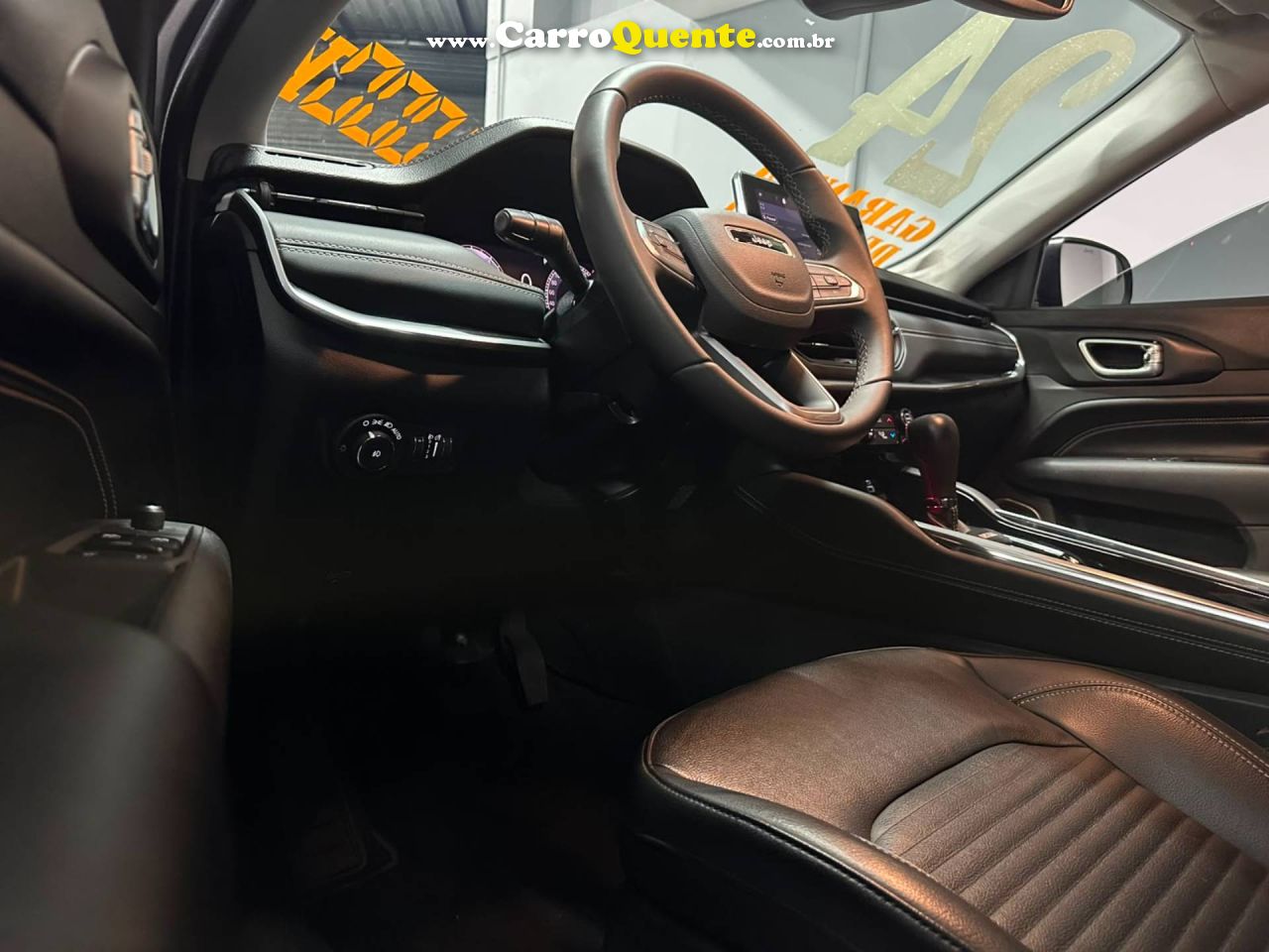 JEEP COMMANDER 1.3 T270 TURBO LONGITUDE 2024 - Loja