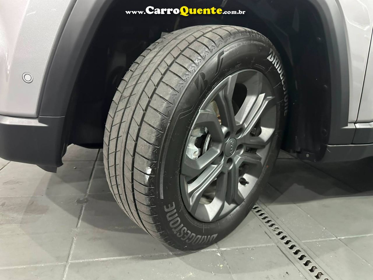 JEEP COMMANDER 1.3 T270 TURBO LONGITUDE 2024 - Loja