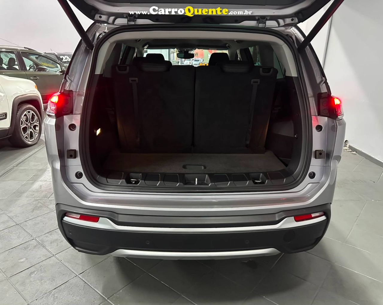 JEEP COMMANDER 1.3 T270 TURBO LONGITUDE 2024 - Loja