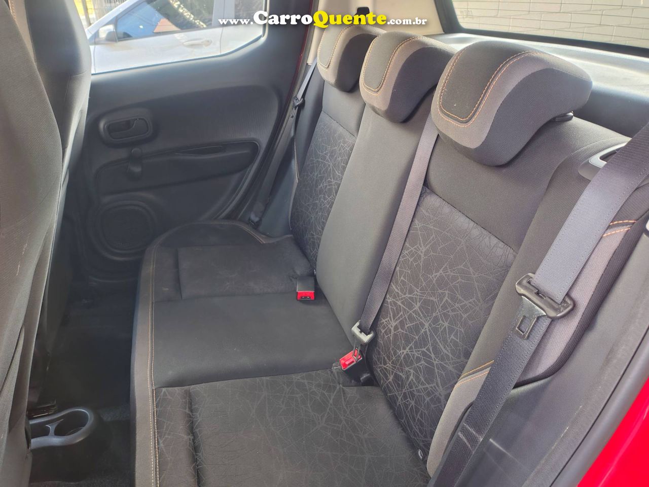 FIAT MOBI 1.0 EVO TREKKING 2024 - Loja